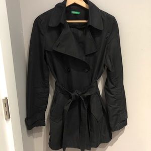 BENETTON TRENCH COAT size medium